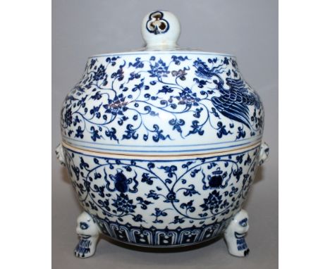 A CHINESE BLUE & WHITE PORCELAIN TRIPOD BOWL & COVER, decorated in a Ming style with the Eight Buddhist Emblems, Phoenix and 