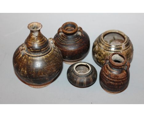 A SAWANKHALOK DOUBLE GOURD CERAMIC VASE, with double lug handles, 14th/16th Century; together with four similarly glazed smal