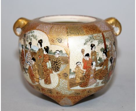 A SMALL EARLY 20TH CENTURY SIGNED JAPANESE SATSUMA EARTHENWARE TRIPOD KORO, the sides decorated with variously shaped figural