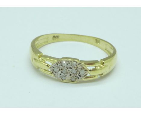 A 9ct gold and diamond ring, 1.2g, O