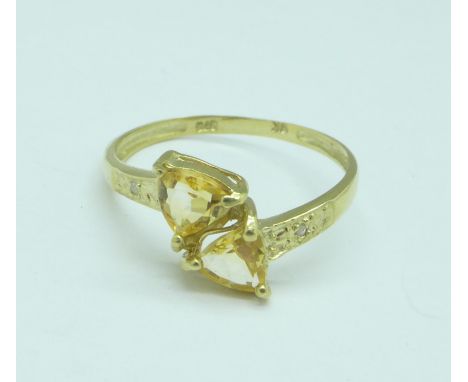 A 9ct gold and citrine ring, 1.3g, O