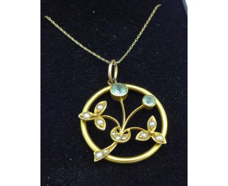 A 9ct gold, amethyst and pearl pendant and chain, 2.7g