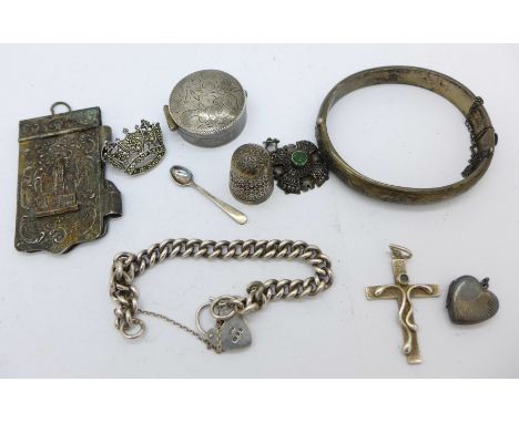 Silver jewellery, bangle, thimble, etc., 89g