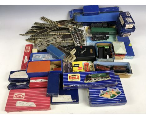 A quantity of vintage Hornby Dublo and other model railway including a DI signal cabin and an SD6 grain wagon etc
