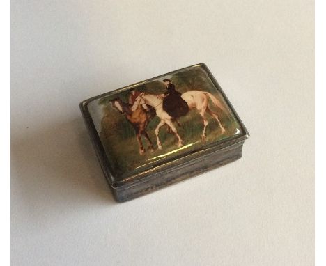 A silver snuff box decorated with horses. Approx. 24 grams. Est. 20 - £30.