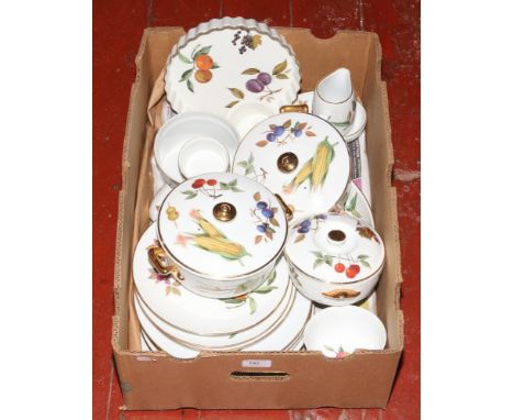 A box of Royal Worcester Evesham pattern dinnerwares (approx 23 pieces)Condition report intended as a guide only.Gilt rubbing