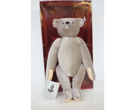 Steiff teddy bear model 1902 with original box & growler 