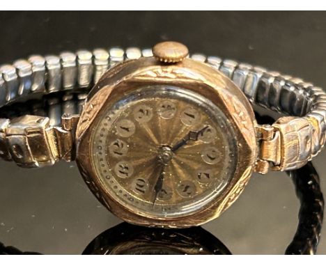 9ct Gold case vintage ladies wristwatch 