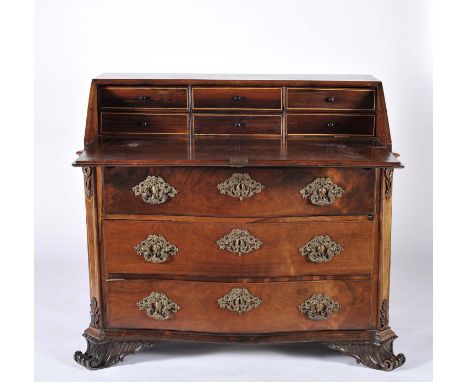 A bureau, D. José I, King of Portugal (1750-1777)/D. Maria I, Queen of Portugal (1777-1816), Brazilian rosewood, carved pilas