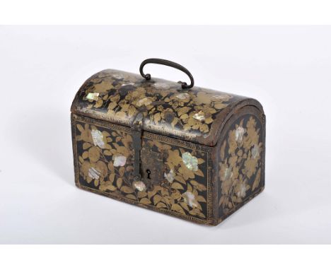 A casket, Namban Art, fully black lacquered wood with mother-of-pearl inlays and gilt decoration "Flowers", gilt bands "Tendr