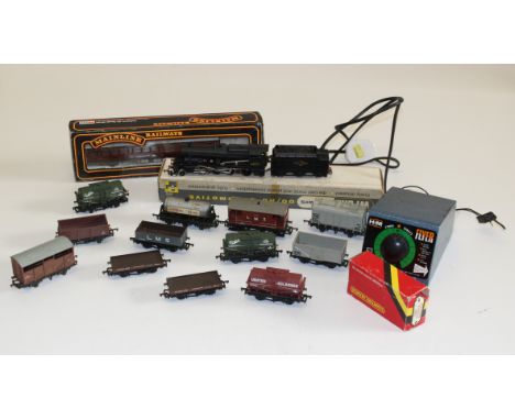A collection of vintage train items to include Hornby and Wrenn