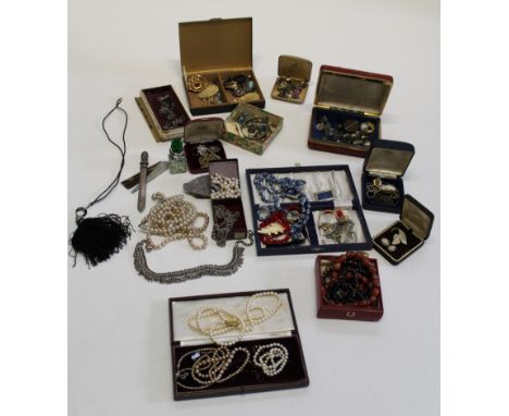 A large collection of vintage and antique costume jewellery