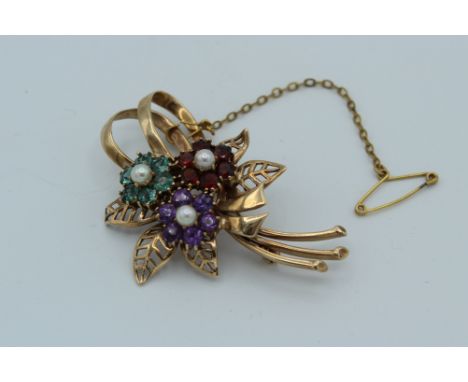 Vintage 9ct fully hallmarked floral spray brooch with safety chain in box. 5cm height x 4cm width x 1cm depth, 12gm
