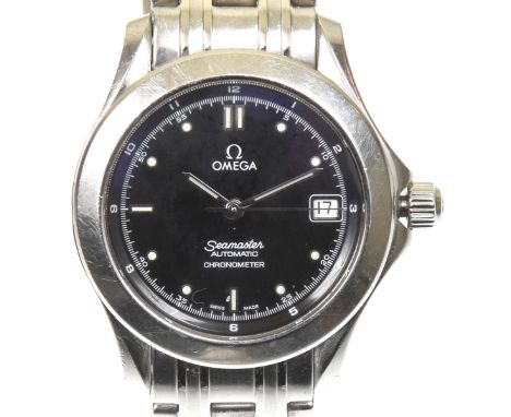 A gents stainless steel Omega Seamaster Automatic Chronometer wristwatchThe circular black dial with luminous baton and dot h
