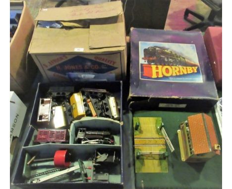 A boxed Hornby Goods Train Set no. 50, to include: engine, tender, rolling stock, signal box, level crossing and track.