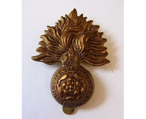 1st to 4th City of London Regiments (Royal Fusiliers) WWI Cap Badge, KC (Brass, slider) K&K: 1818