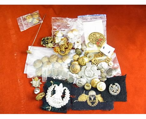 A collection of British and American badges and buttons: Queen's Own Cameron Highlanders sweetheart badge, Cameron Highlander
