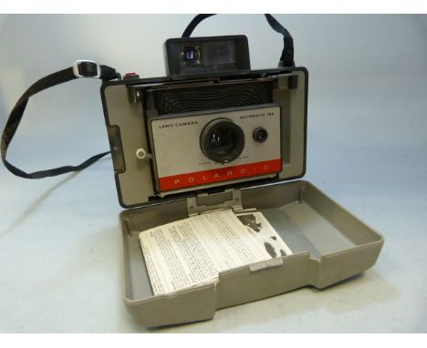 Polaroid Automatic 104 Land Camera