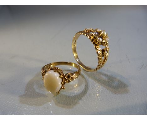 2 x 9ct Vintage Gold rings: (1) 9ct Gold (Birmingham 1967?) oval Opal approx: 9.13 x 7.2mm stone, ring. size approx: ‘L’ UK, 