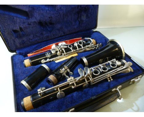 Bundy Resonite clarinet in fitted case