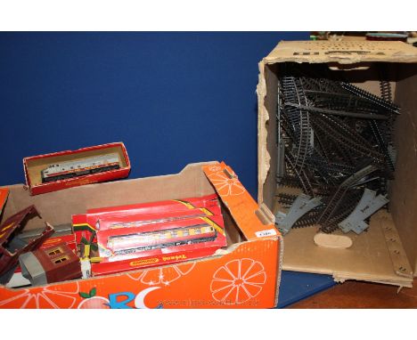 A good quantity of "00" gauge railway items incl. a green livery 0-6-0 diesel shunter No. 13005 (Motor missing), a, 0-4-0 pan