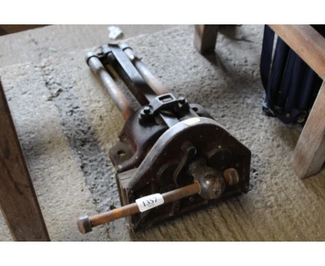 A work bench vice 