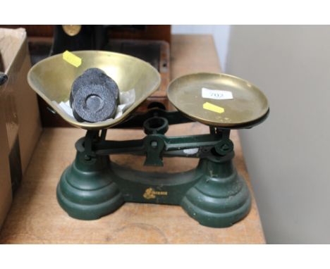 A set of scales and a collection of weights