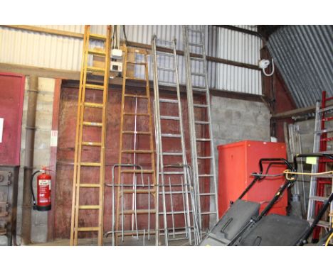 An aluminium extending ladder