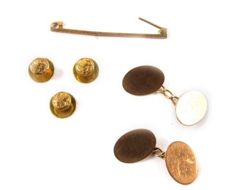 Three 9ct gold shirts studs, a pair of 9ct rose gold double oval and chain link cuff links, unengraved, and a yellow metal pi