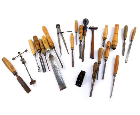 Marples and other wooden handled chisels, small hammer named on shaft to W. Liley, No 101 plane, and sundry further tools. (q
