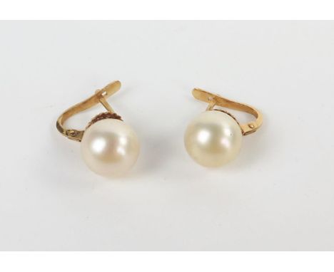 Pair of 18ct Gold Mounted Pearl Earrings, 10mm diam., 4.5g 