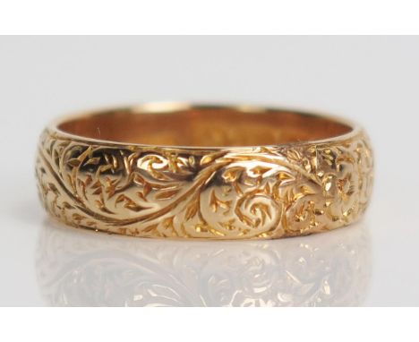 Antique 18ct Gold Wedding Band with chased foliate decoration, Birmingham 1904, KBSB, 5mm wide, size K.5, 4.5g