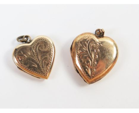 Small Hallmarked 9ct Gold Heart Shaped Locket with chased foliate decoration (17mm wide, 2.8g) and 9ct gold front and back lo