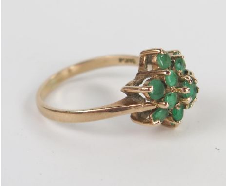 9ct Gold and Emerald Cluster Ring, size L, 2.6g 