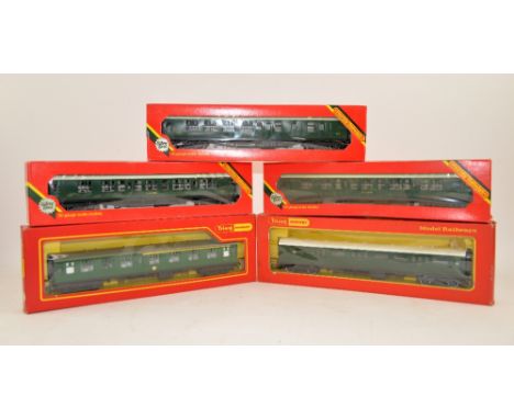 Tri-ang 00 Gauge R157 BR Diesel Railcar power unit M79079 B.R Green, Tri-ang Hornby R.158 Diesel Trailer Car, R.749 First/Thi