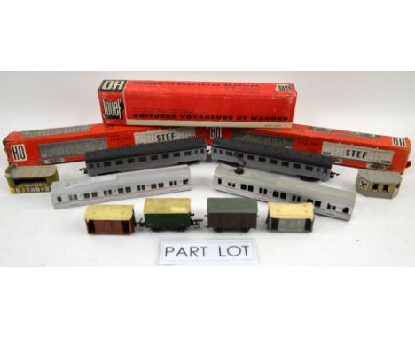 A quantity of predominantly 0 and 00-Gauge carriages, rolling stock and assorted accessories. (qty)Provenance: Single owner s