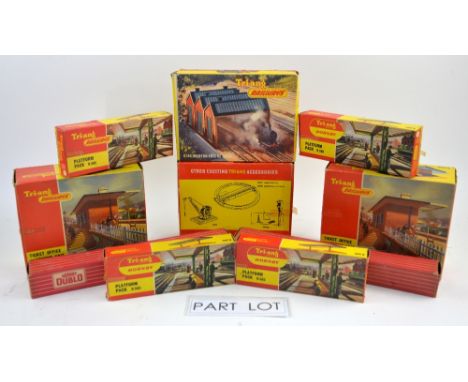 Boxed Tri-ang/Hornby Station buildings to include Hornby Dublo 32170 D1  Through Station, 2 x R.5083 Terminus/Through Station