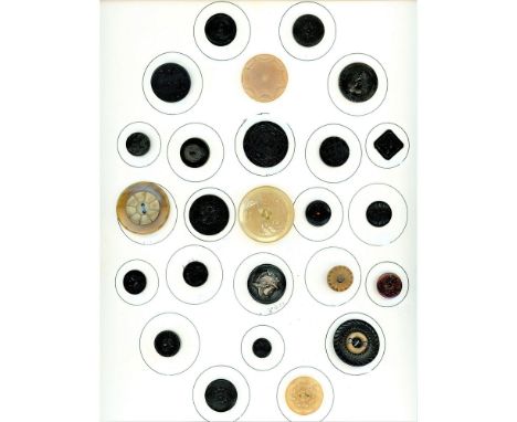 25 S/M/L 19th century natural material including horn buttons.This nice card of horn buttons includes black molded along with