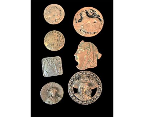 7 M/L 19th/20th century metal picture buttons.Here is a lot that consists of several heads including Art Nouveau, Charles of 