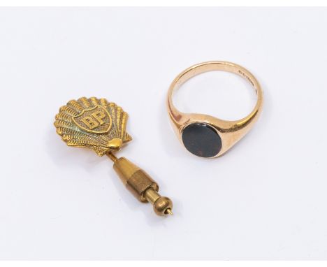 A 9ct gold and bloodstone signet ring, comprising an oval bloodstone, size approx 10 x 8mm, size P, along with a 9ct gold BP 