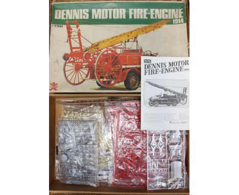  Bandai: A boxed Bandai, Dennis Motor Fire-Engine 1914, 1/16 Scale, unmade. Appears to be complete. Original box, lid has sus