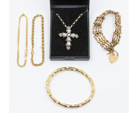 A collection of jewellery to include a 9ct gold gate bracelet, (some dents) weight approx 9gms along with a 9ct gold curb bra