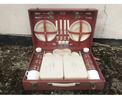 A Sirram picnic set.