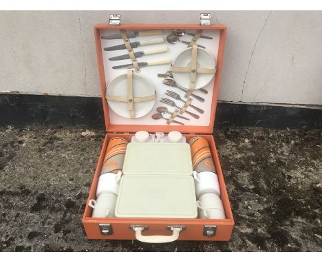 A Sirram picnic set.