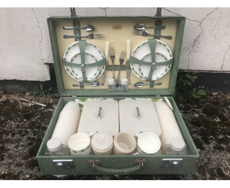 A Sirram picnic set.