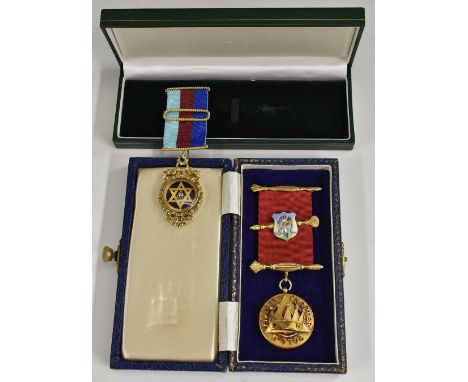 Medals, Friendly Society, Freemasonry: Royal Arch Gold Masonic Jewels: a Victorian silver-gilt Masonic order, Deo Regi Fratri