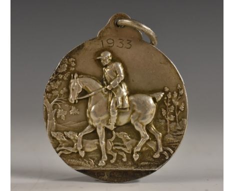 Equestrian - a George V silver presentation medal, Hunters' Improvement &amp; National Light Horse Breeding Society 1933, in 