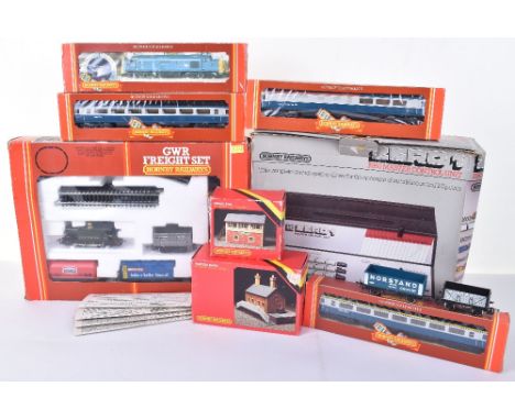 Hornby Railways 00 Gauge boxed good set, diesel engine, coaches and buildings, R535 GWR Freight set, R369 BR class 37 Co-Co D
