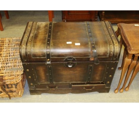 Reproduction trunk
