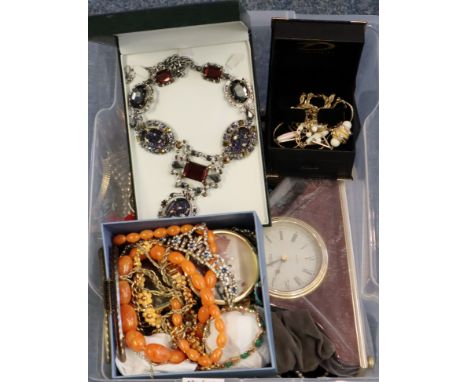 Plastic box containing quality jewellery including necklaces, Acctim mantle clock, brooches, bag of gem stones, dress rings, 